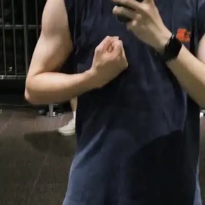 黄娜怡